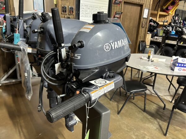 Yamaha 2.5HP Outboard Motor - Image 5