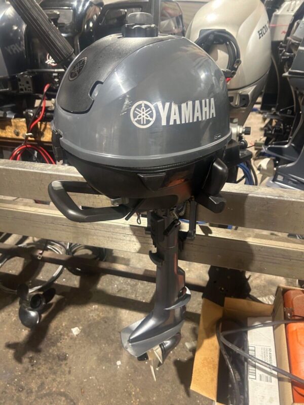 Yamaha 2.5HP Outboard Motor - Image 4